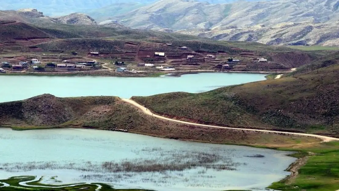 Çarpık yapılaşma, Konya sınırındaki Eğrigöl ve Dipsizgöl'ü tehdit ediyor