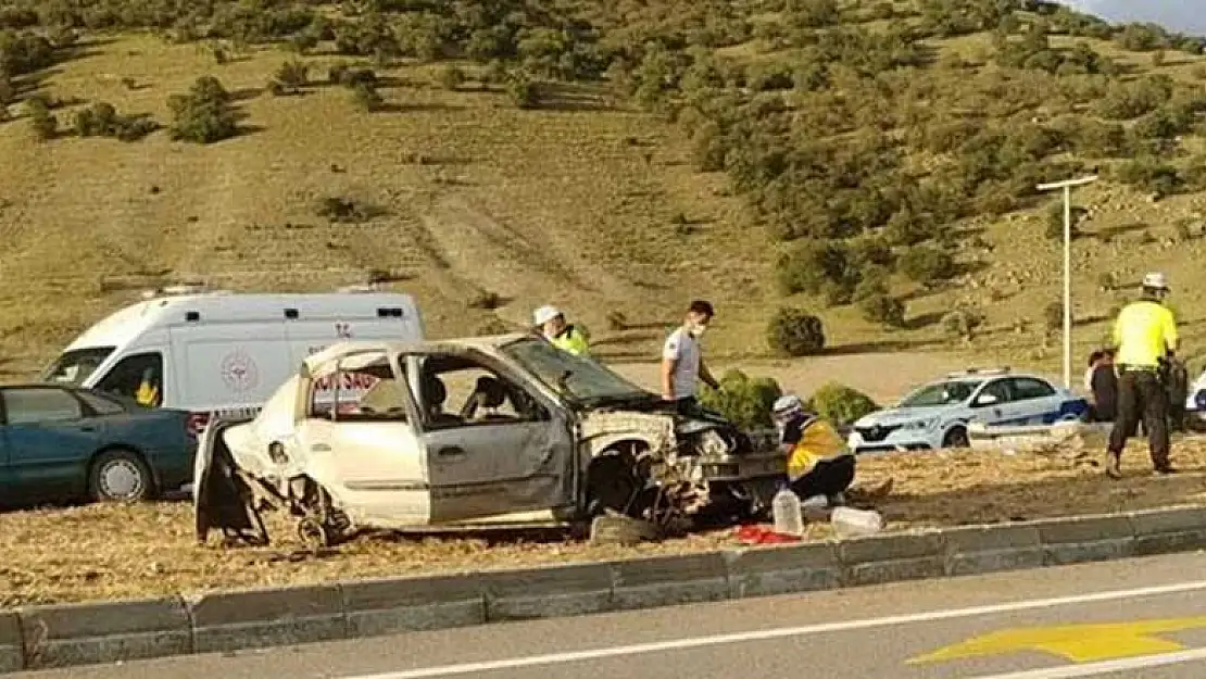 Konya'da trafik kazası! 3 kişi olay yerinde yaşamını yitirdi