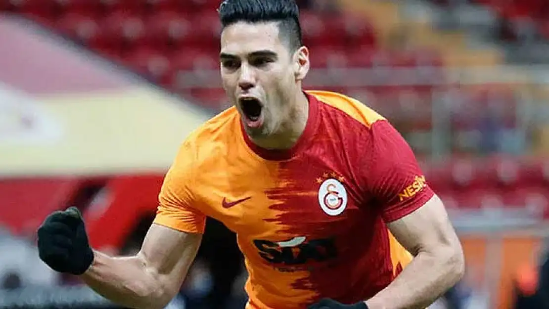 Galatasaray Falcao'nun yerine forvet Feghouli'nin yerine oyuncu arıyor