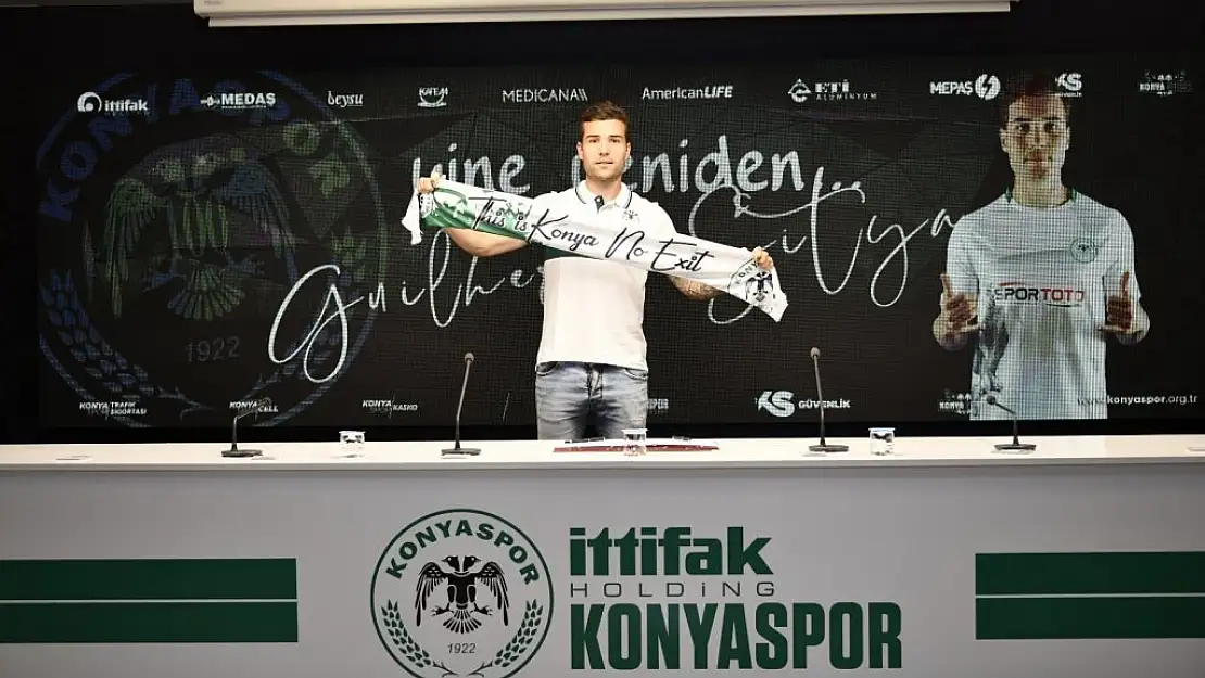 Konyaspor solu garantiye aldı! Sırada forvet var