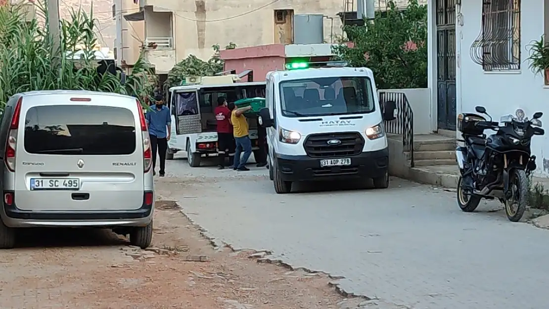 Hatay Samandağ'da görevli uzman çavuş kızkardeşini vurup intihar etti