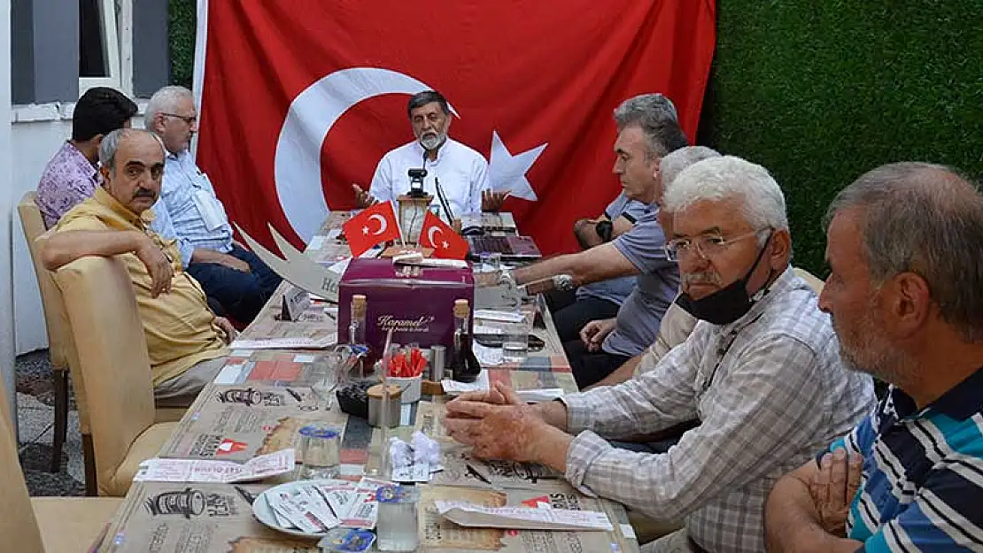 Konya Aydınlar Ocağı 35. yaşını pastayla kutladı