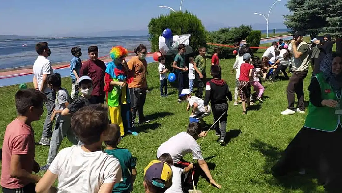 Konya Beyşehir'de yetimler için 'çocuk şenliği'