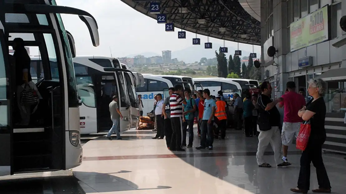 Otobüs biletleri tükendi, ek seferler satılmaya başlandı