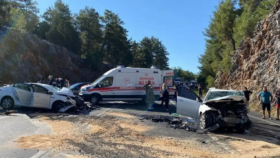 Antalya-Konya karayolunu trafiğe kapatan kaza! Polis memuru İsa Karadine ve 5 yaşındaki çocuk öldü