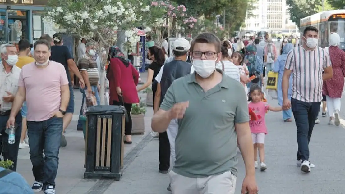 Bayram yoğunluğu pandemi kurallarını unutturdu