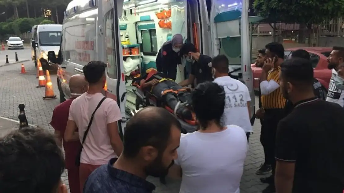 Konya Kulu'da hafif ticari araç ile motosiklet çarpıştı: 2 yaralı