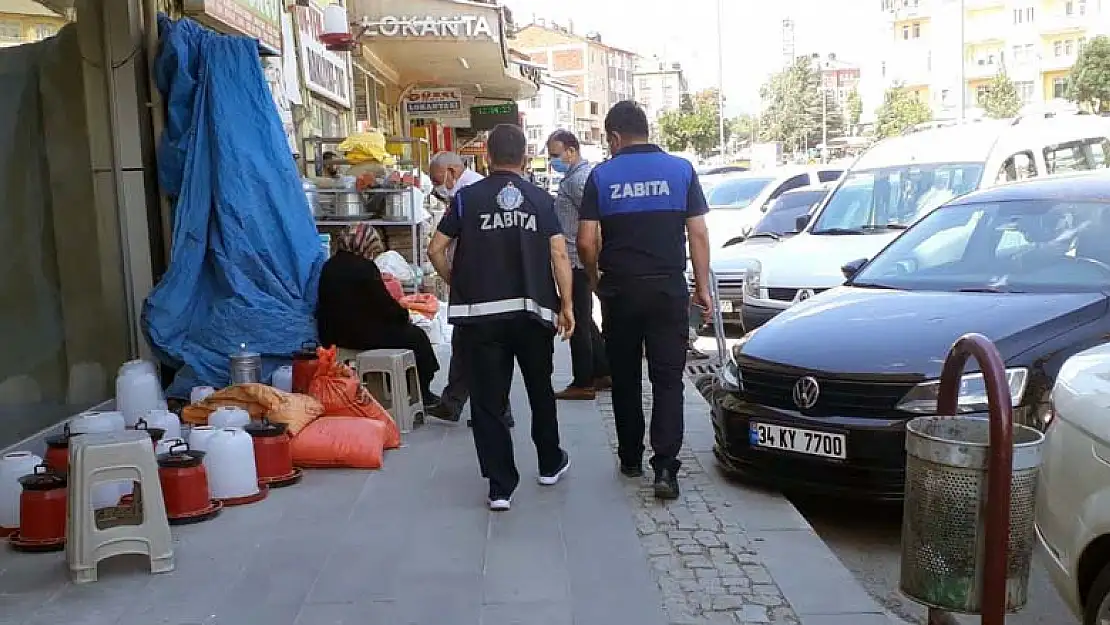 Seydişehir'de zabıta ekipleri kaldırım işgali denetiminde