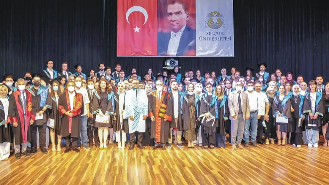 SÜ Uluslararası İlişkiler Bölümünden 286 öğrenci mezun oldu