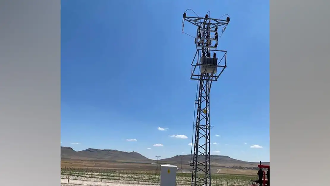 Konya Kulu'da elektrik direğinden düşen işçi ağır yaralandı