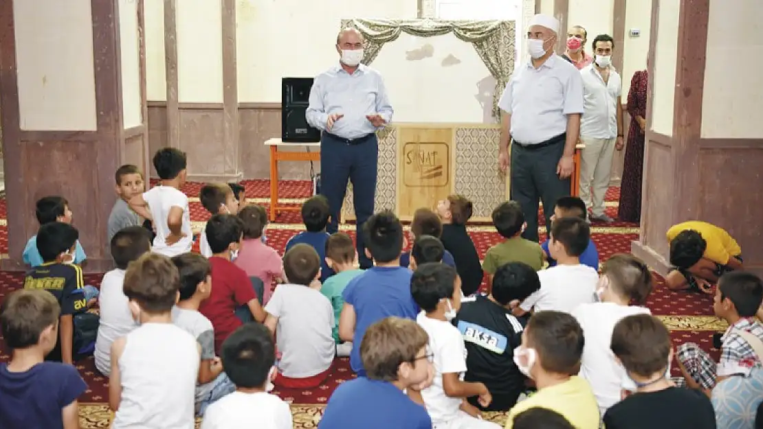 Selçuklu Belediye Başkanı Pekyatırmacı camide çocuklarla bir araya geldi