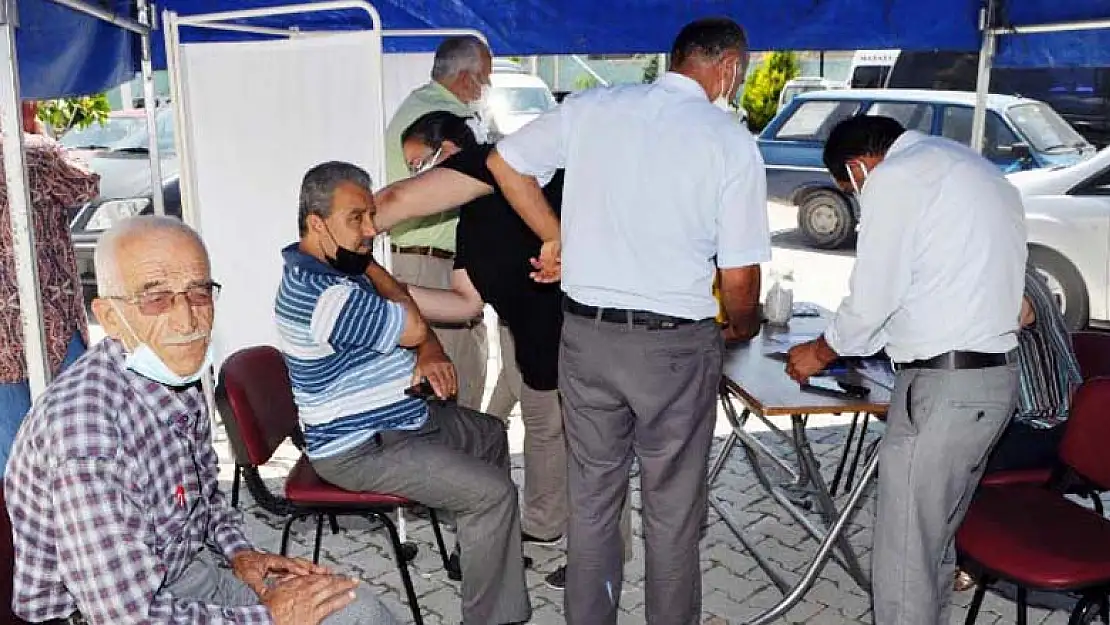 Konya'da nüfusa oranla en çok aşılama yapılan ilçe Halkapınar