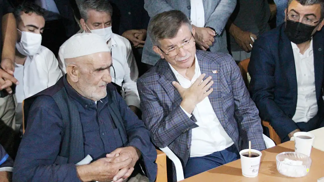 Davutoğlu Konya'da taziye ziyaretinde bulundu