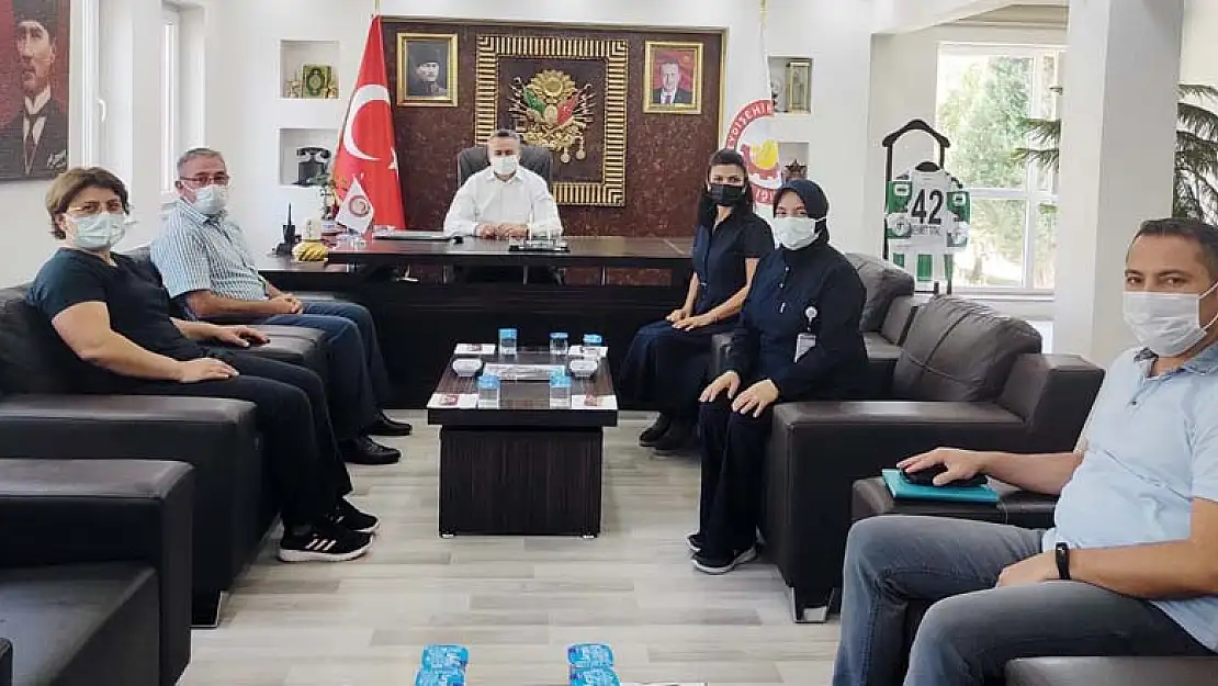 Başhekim ve hastane yönetiminden Mehmet Tutal'a ziyaret