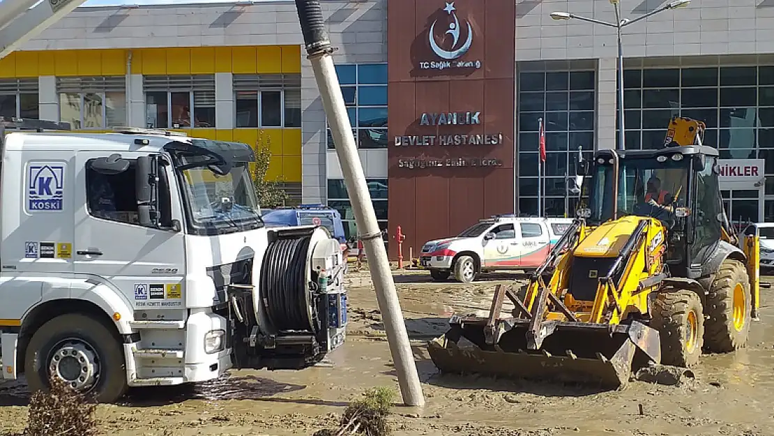 Konya Büyükşehir sel bölgesindeki çalışmalara destek oluyor