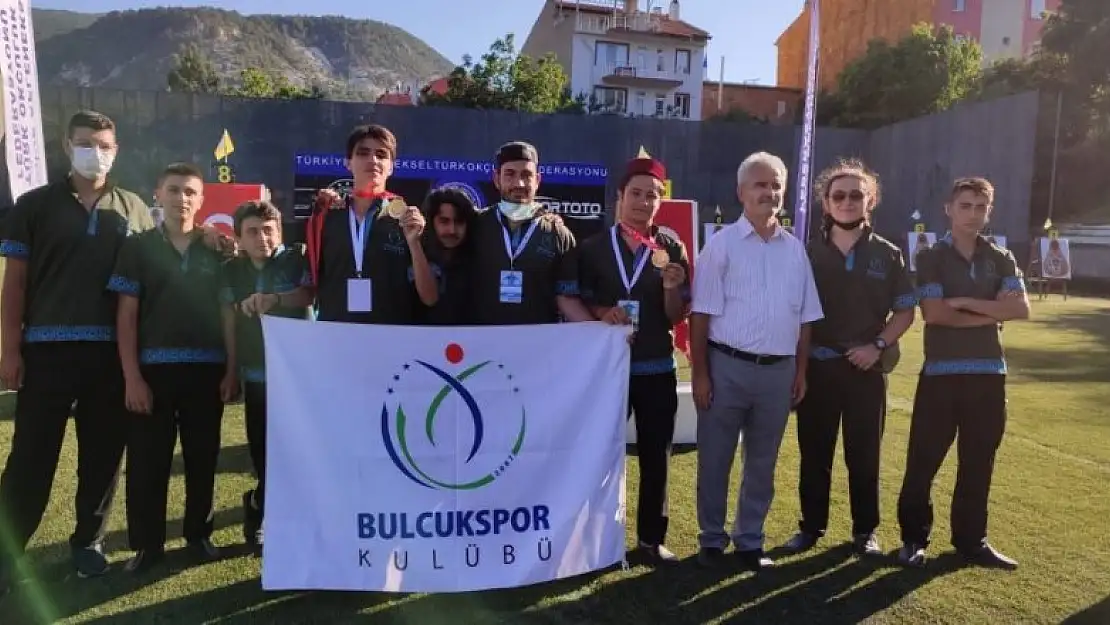 Bulcukspor Kulübü Türkiye şampiyonasından 3 dereceyle döndü