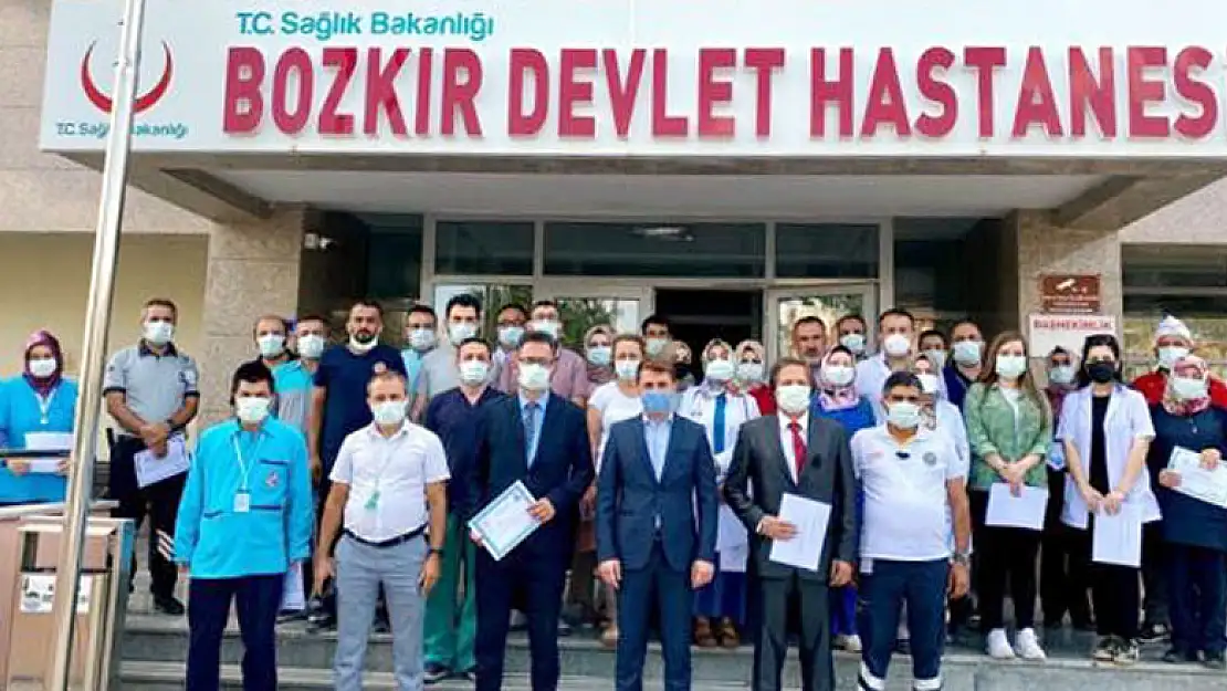 Bozkır'da sağlık çalışanlarına başarı ve teşekkür belgesi verildi