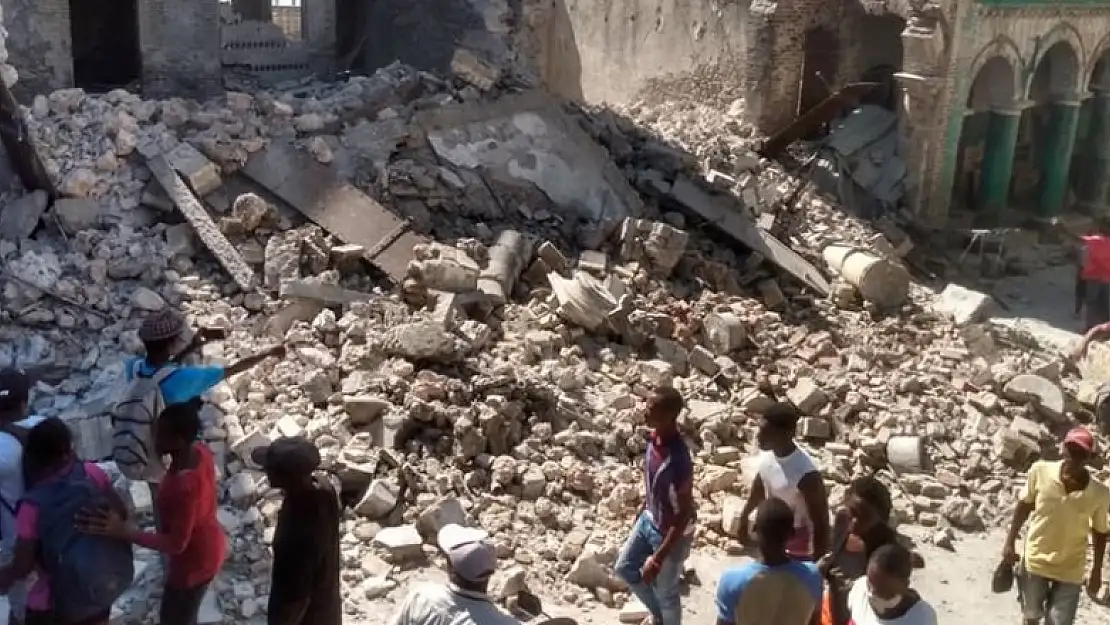 Haiti'deki deprem faciasında ölü sayısı 2189 oldu