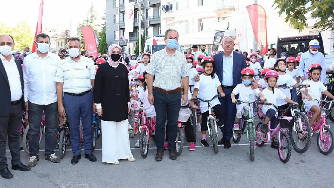 Meram'ın mahallelerinde bisiklet yarışları devam ediyor