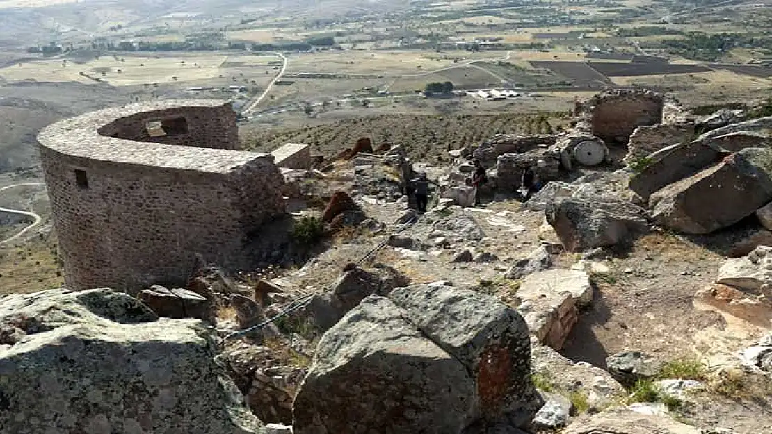 Konya'daki 5 bin yıllık kalenin 'kapısı' bulundu