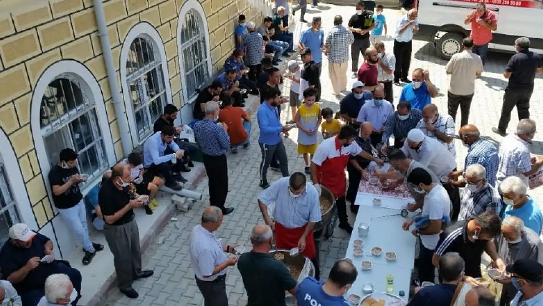 Kulu'da yangın ve selde hayatını kaybedenler için mevlit okutuldu