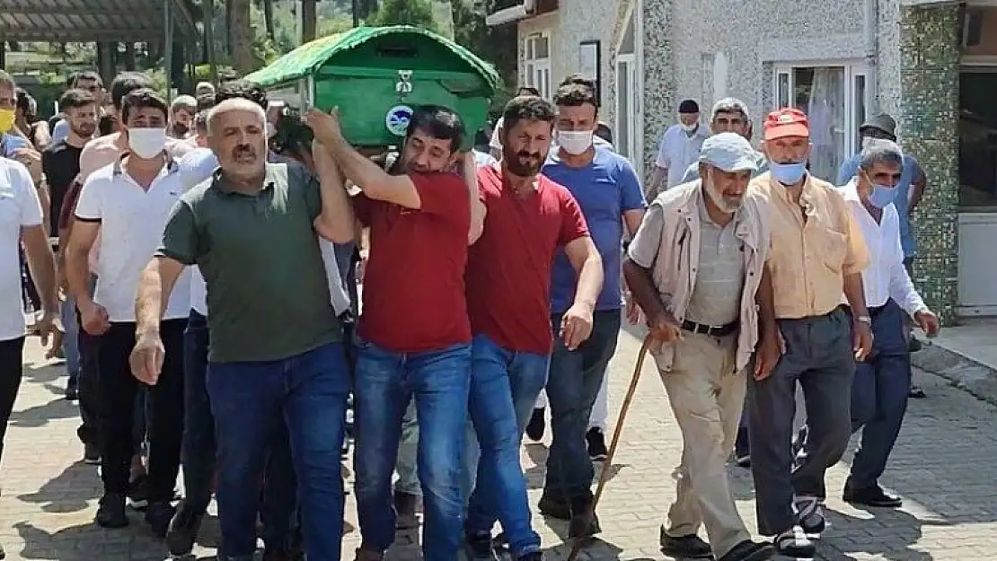 Evden kaçarak girdiği deniz sonu olmuştu, son yolculuğuna uğurlandı