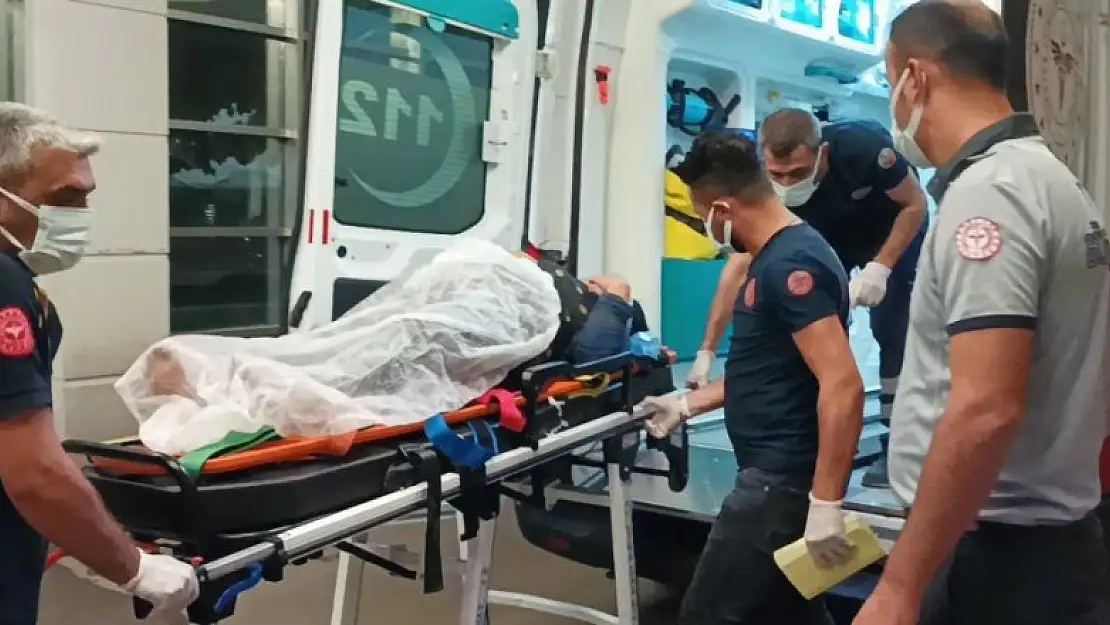 Adıyaman'da otomobil ile hafif ticari araç çarpıştı: 3 yaralı