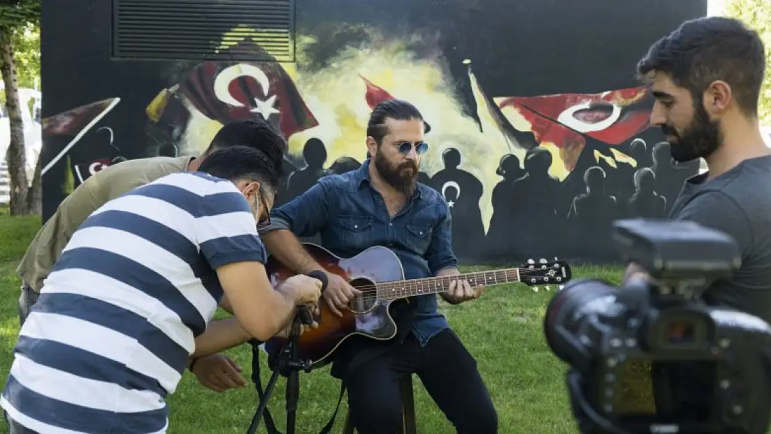 Selçuk Üniversitesi öğrencileri kampüslerini müzikle tanıtıyor