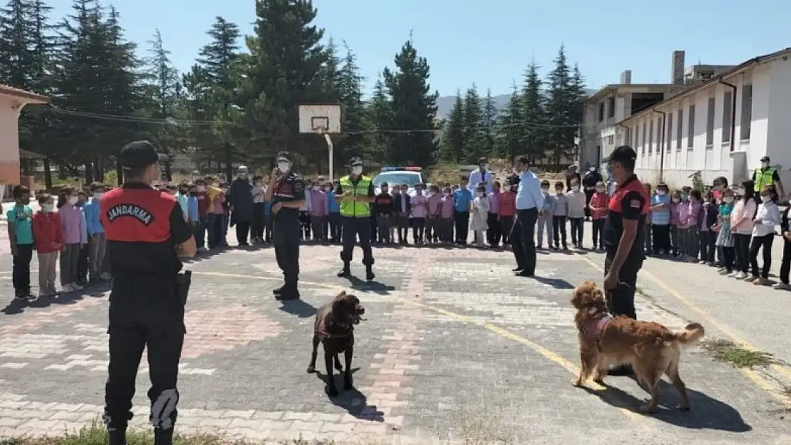 Konya'da Jandarmadan okullarda bilgilendirme ve denetim