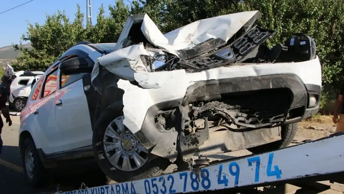 Elazığ'da zincirleme trafik kazası: 8 yaralı