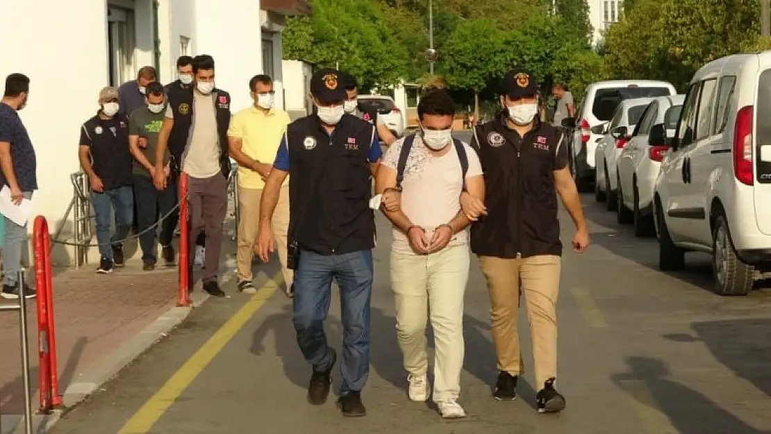 Adana'da FETÖ operasyonu: 8 gözaltı