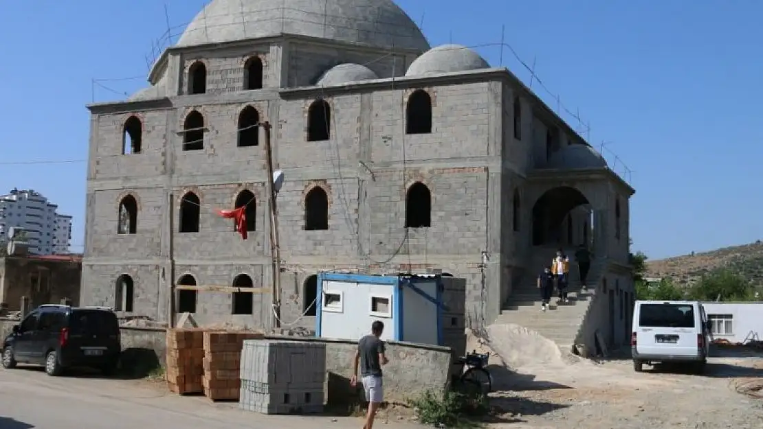 İnşaat ustası caminin kubbesinden düşerek hayatını kaybetti