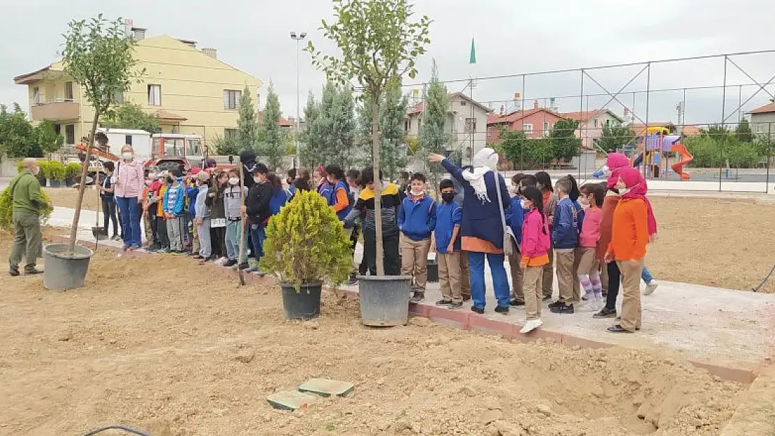 Karatay'ın yeşil geleceğine öğrencilerin eli değiyor