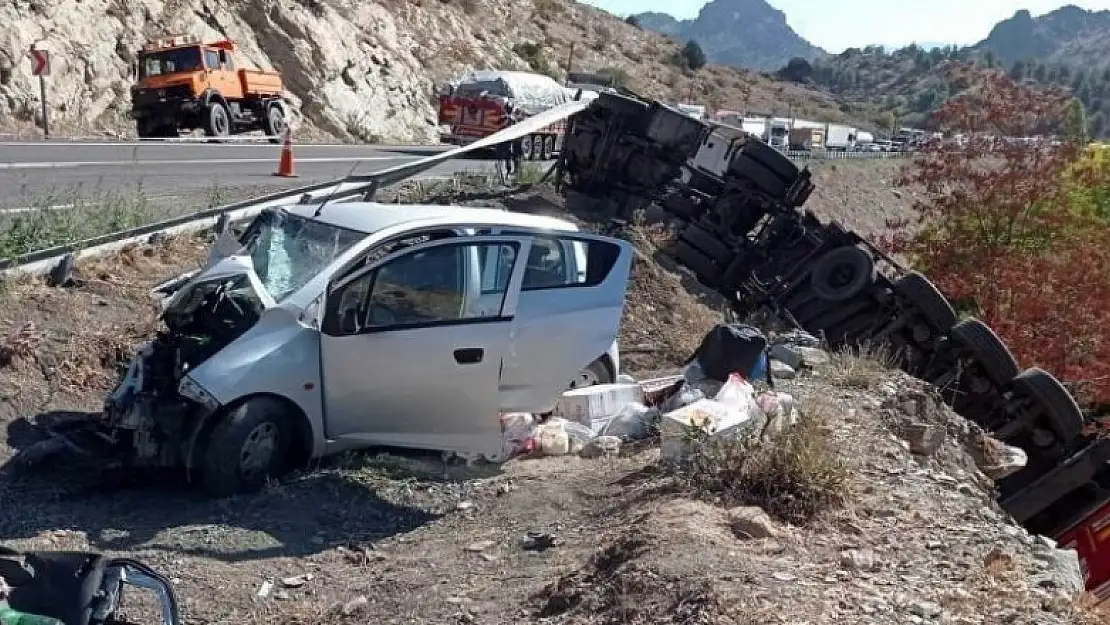 Niğde'de otomobil ile tır çarpıştı: 1 ölü, 2 yaralı