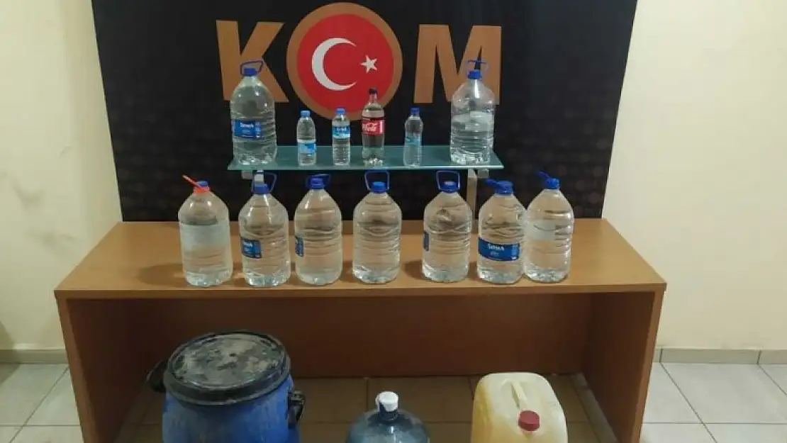 Su şişelerinden sahte rakı çıktı