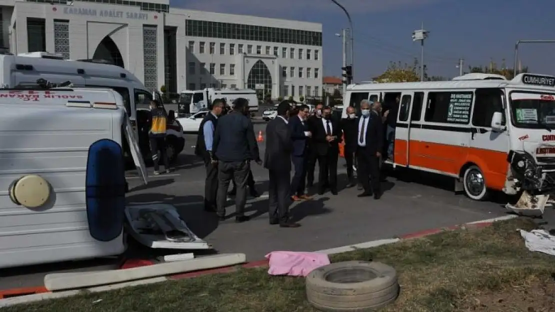 Karaman'da ambulans ile minibüs çarpıştı: 10 yaralı