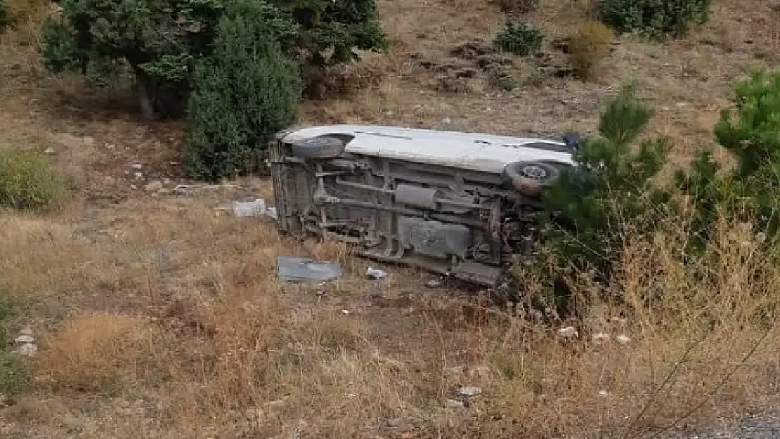 Yalıhüyük'te kontrolden çıkan araç şarampole devrildi