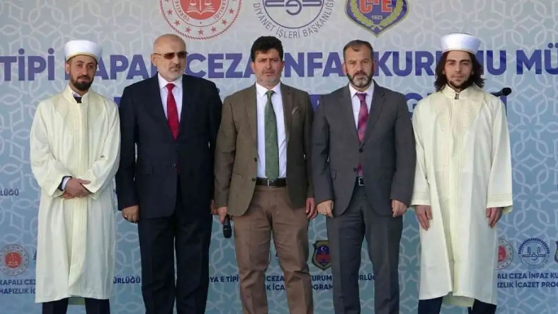 Konya'da cezaevinde hafız olup icazet aldılar