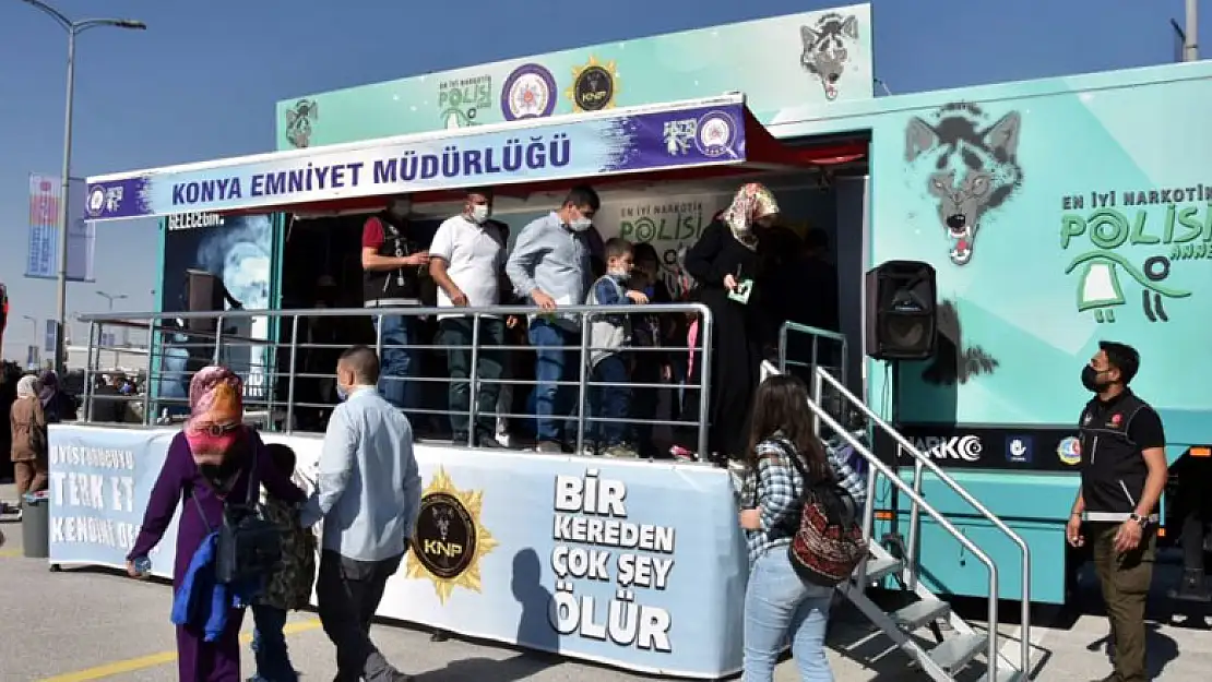 Konya 8. Bilim Festivali'nde Narkotır ve Emniyet Kemeri Simülasyon Aracı'na yoğun ilgi