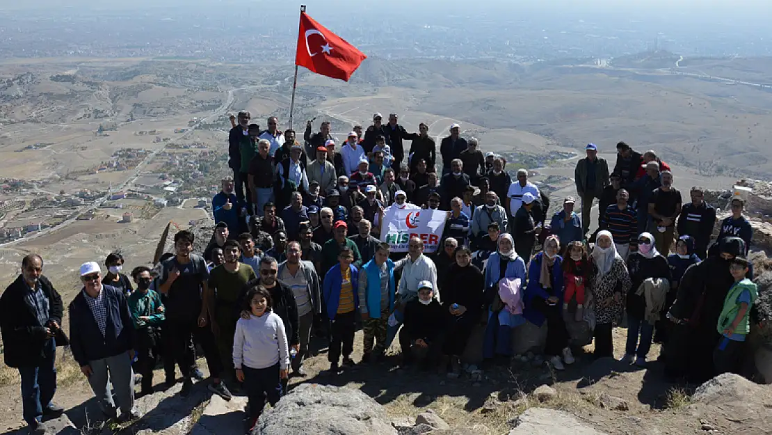 HİSDER üyeleri Gevale Kalesi'ni gezdi