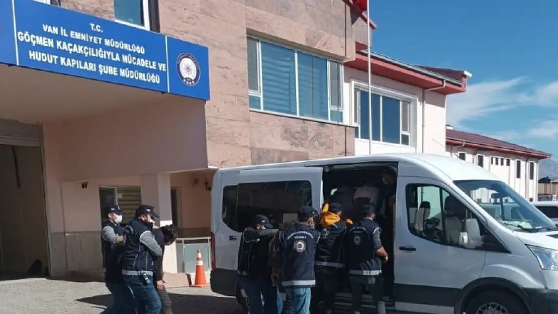 Van'da 8'i yabancı 18 organizatör yakalandı