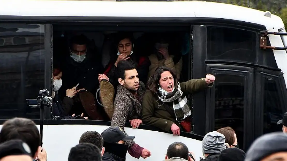 Boğaziçi Üniversitesi'ndeki izinsiz gösteride 45 kişi gözaltına alındı