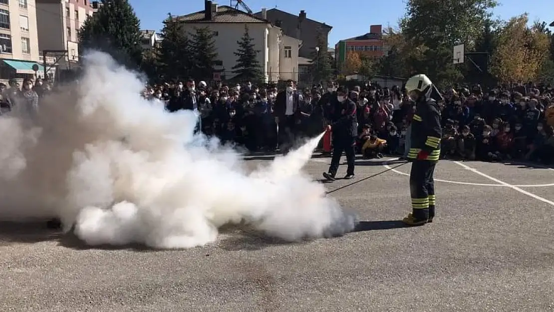 Seydişehir'de öğrencilere yangın eğitimi veriliyor