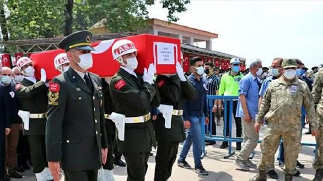 Pençe-Yıldırım şehidi Osmaniye'de toprağa verildi