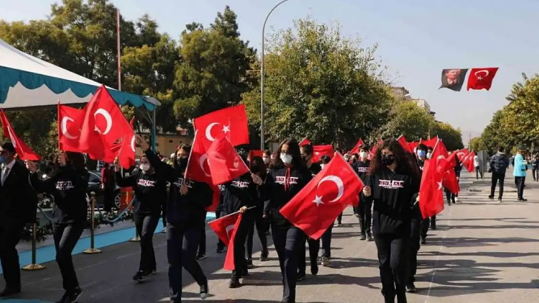 Konya'da 29 Ekim coşkuyla kutlandı