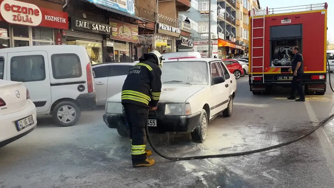 Seydişehir'de seyir halindeki otomobil yandı