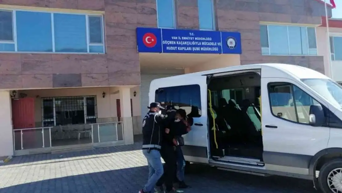 Van'da göçmen kaçakçılığı yapan 9 organizatör yakalandı