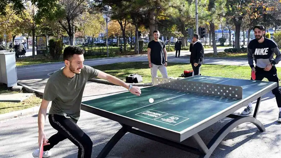 Konya parklarında 'Masa Tenisi' zamanı