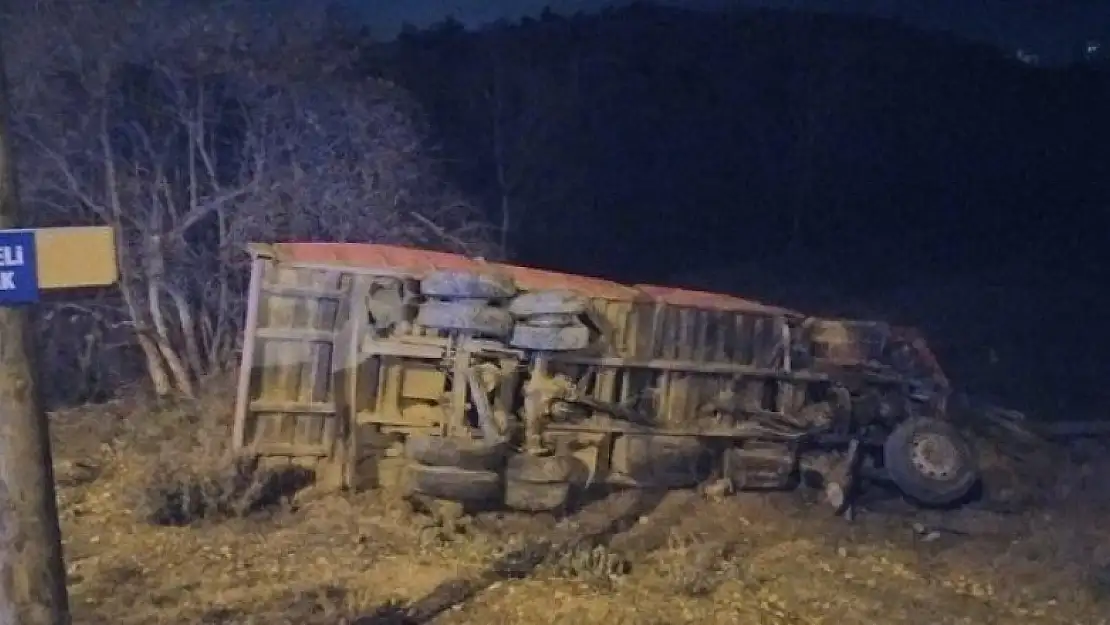 Freni boşalan kamyondan atlayan sürücü hayatını kaybetti