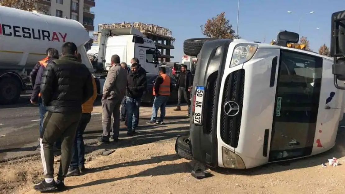 Kırşehir'de zincirleme trafik kazası: 1'i ağır 14 yaralı